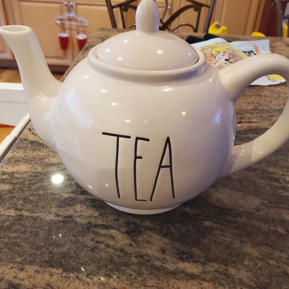 Rae Dunn tea pot